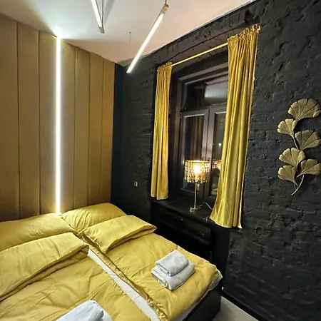 Darkhouse Versace Gold Łódź Exterior foto