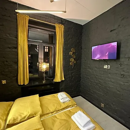 Darkhouse Versace Gold Łódź Exterior foto