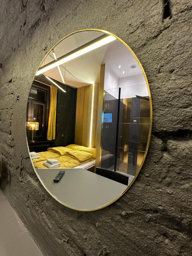 Apartment Darkhouse Versace Gold Łódź