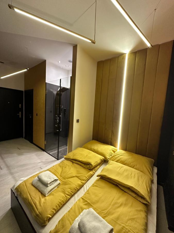 Darkhouse Versace Gold Апартаменти Лодзь
